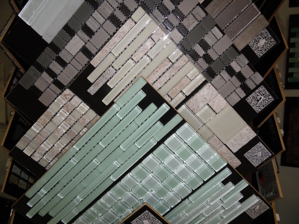 Glass and stone mosaic tile display rack with multiple color options